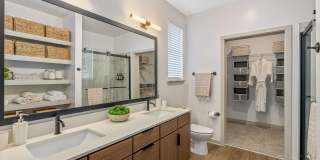 Portier at Midtown Gallery 12