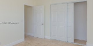 5520 Hayes St Gallery 23