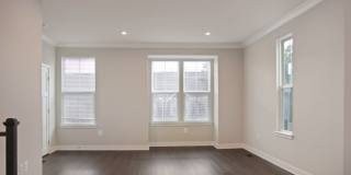 End-unit Townhouse with mountain views Gallery 12