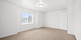 Spacious 4-Bed Puyallup Home For Rent | 3-Car Garage & Quick Commute to JBLM! Gallery 24