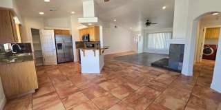 Beautiful, Huge 3 Bedroom in JT!! Gallery 4