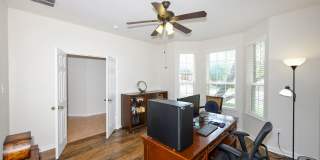 Mountain Lodge Gated Community-5-Bedroom, 3.5-Bathroom Home Gallery 8