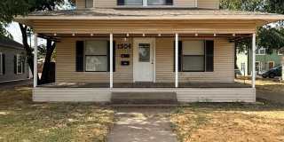 Spacious 3 Bed 1.5 bath - Kemp Blvd Gallery 1