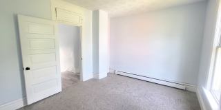 1501 East Lewis Street Gallery 6