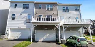 SPACIOUS, UPSCALE 3 BEDROOM 3.5 BATH TOWNHOME IS AVAILABLE MAY 22ND IN CLARKSBURG! Gallery 32