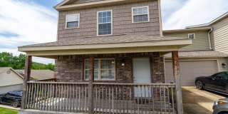 4 Bedroom 2.5 Bath Townhome near UofA! Available in August!! Gallery 1