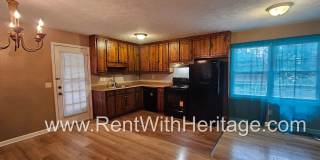 GREAT HOME / 3 BEDROOMS AND BONUS ROOM / GREAT LOCATION /  PRIVATE FENCED YARD Gallery 11