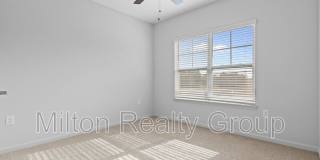 250 Grove Circle Gallery 6