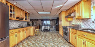 4565 Madison Avenue Gallery 25