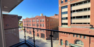 725 W Pratt Gallery 114