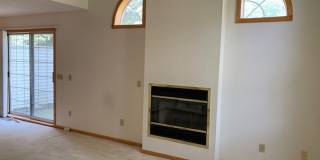 *2Bed*1.5Bath with loft in West Bloomington- Avail Sept 1 Gallery 9