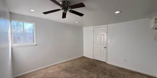 2 Week Free Move-In Special! Charming Renovated 1BR Near The Pearl & River Walk Gallery 6