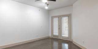 5225 Maple Avenue Gallery 39