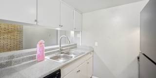 Premier Gardens Apt. Gallery 32