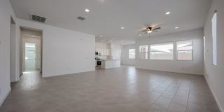 Beautiful 4 bedroom plus den home in Aloravita Gallery 19