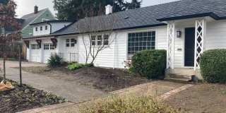 Fully Renovated 4 Bed Home w/ Fenced Backyard, W/D's in Unit. Gallery 25