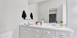 1512 N Wood St Gallery 3