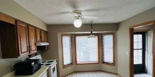 4 Bedroom 2 Bath Duplex in Iowa City Gallery 5
