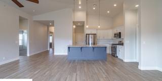 Beautiful 4 Bedroom Home Gallery 24