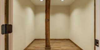453 E Main Gallery 14