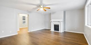 Refreshed 3 Bedroom in Elliott minutes from Downtown Refreshed 3 Bedroom in Elliott minutes from Downtown Gallery 1