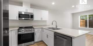 STUNNING 3 Bed / 2.5 Bath Brand New Townhome!! Gallery 11