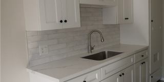 513 E Walnut, Apt. C Street Gallery 1