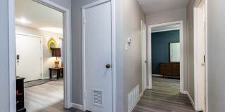 Cute midcentury modern home in central Lubbock! Gallery 22