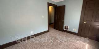 2950 Ruckle Street Gallery 15