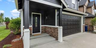 Beautiful SE Bend Home | Spacious Floorplan | Fenced Backyard | Near Parks & Trails Gallery 4