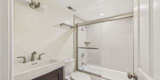 Beautiful serene and private Belmont home Gallery 28