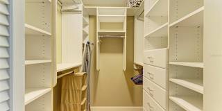 221 LOOKOUT POINT DRIVE Gallery 9