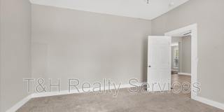 604 West 4th Street Gallery 12