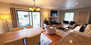 Beautifully Furnished 2 Bed/2.5 Bath Townhome in the Desirable Woodlands of La Jolla Gallery 8
