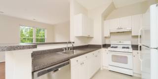 Rare 2BR 2BA 2 Level Condo With Garage Gallery 6