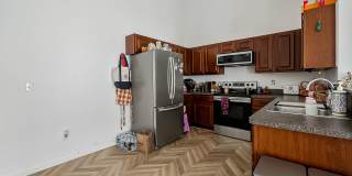 Available now!!Welcome to this charming 2-bedroom, 2-bathroom Condo in Sterling Heights, MI. Gallery 5