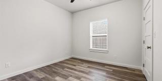 1221 W Johnson Street Gallery 15