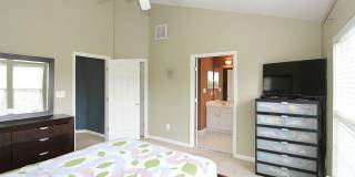 Beautiful 3-Bedroom, 2.5-Bath End-Unit Garage Townhome! Gallery 9