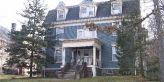 3 bed + 2 bath Duplex Gallery 9