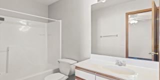 Modern 3 BR Townhome in North Normal—Low Maintenance, High Comfort! Gallery 13
