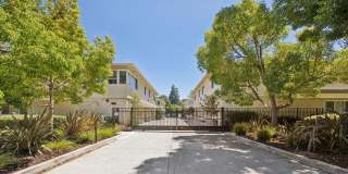 Updated Top Floor 2 Bedroom/1 Bathroom Apartment with in unit laundry Gallery 1