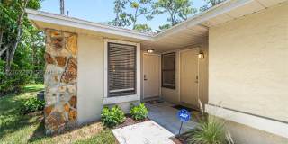 1200 Hyacinth Pl Gallery 1