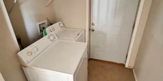 3 Bedroom 2 Bath Located Near Campus Gallery 6