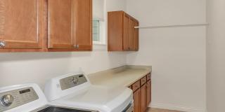Beautiful & Spacious 4Bd 3.5Bath Home w/An Occupied Mother in Law Suite on Lower Level Gallery 52