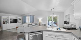 Bright & Comfortable 3 Bedroom Home Gallery 17