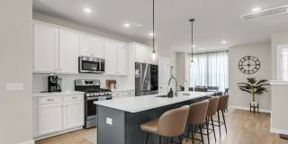 Beautiful 4-Bedroom, 3.5-Bathroom Townhome with Modern Amenities and Ideal Layout in Hanahan! Beautiful 4-Bedroom, 3.5-Bathroom Townhome with Modern Amenities and Ideal Layout in Hanahan! Gallery 4