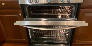 ALMOST NEW, SUPER CLEAN 2 BED, 2.5 BATHS, WOOD FLOORS, STAINLESS STEEL APPLIANCES, CLUBHOUSE WITH POOL Gallery 15