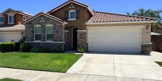 1587 Manzanita Way: 4 beds, 3 baths, Landscaped Backyard, Yard Service Included Gallery 1