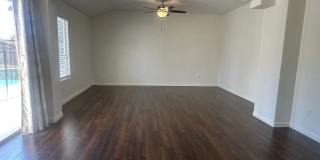 Spacious 3BD/2.5BA Home in Bakersfield's 93311 — HOA Community, Pool, Fireplace, Garage & Small Pets Welcome! Gallery 10