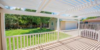Private Newport Beach Cul-de-Sac Home Gallery 47